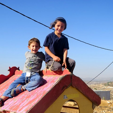 בחצר כסלו תשע"ז